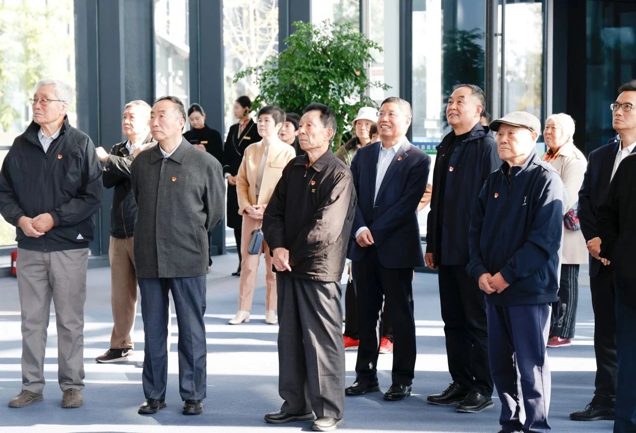 老干部111.jpg 老干部111.jpg